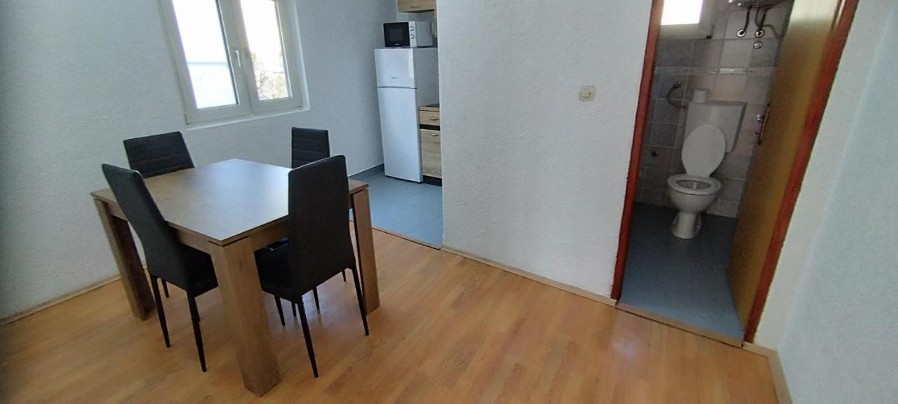 Apartments Andela Starigrad Paklenica Exterior photo