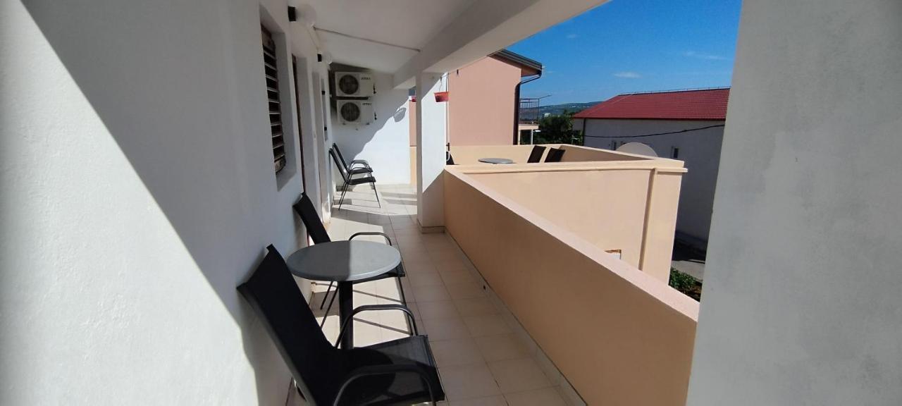 Apartments Andela Starigrad Paklenica Exterior photo