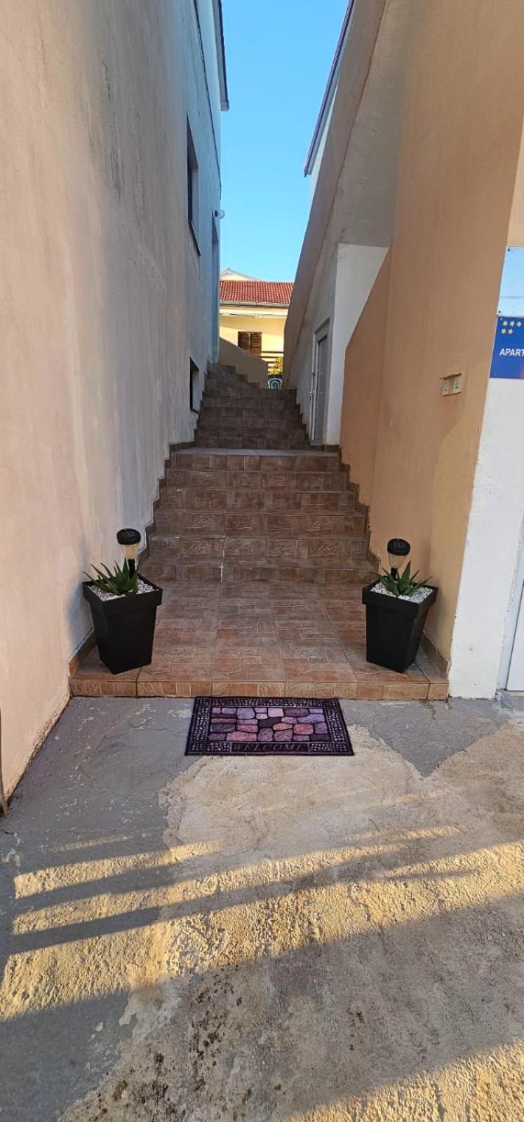 Apartments Andela Starigrad Paklenica Exterior photo
